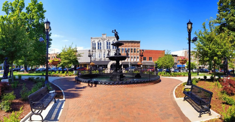 Three Southern Downtown Areas Worth Your Time - downtown Bowling Green KY - featured image