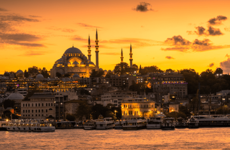 Airline Stopover Programs: Airlines Want You to Actually Leave the Airport During Layovers (And They’ll Pay for Your Hotel to Do It)